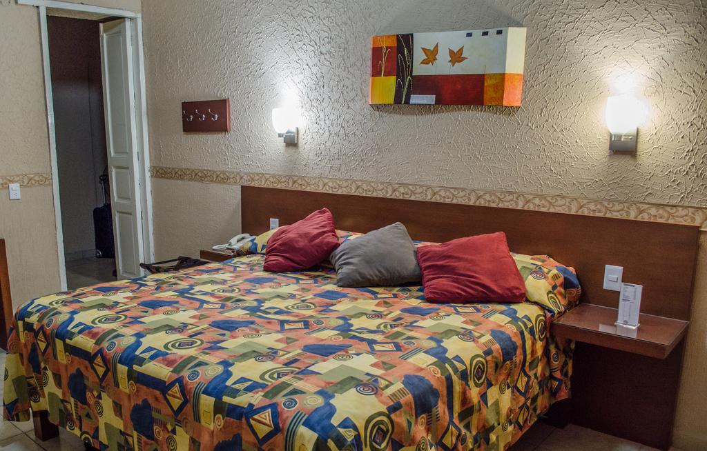Hotel Posada Regis Guadalajara Luaran gambar