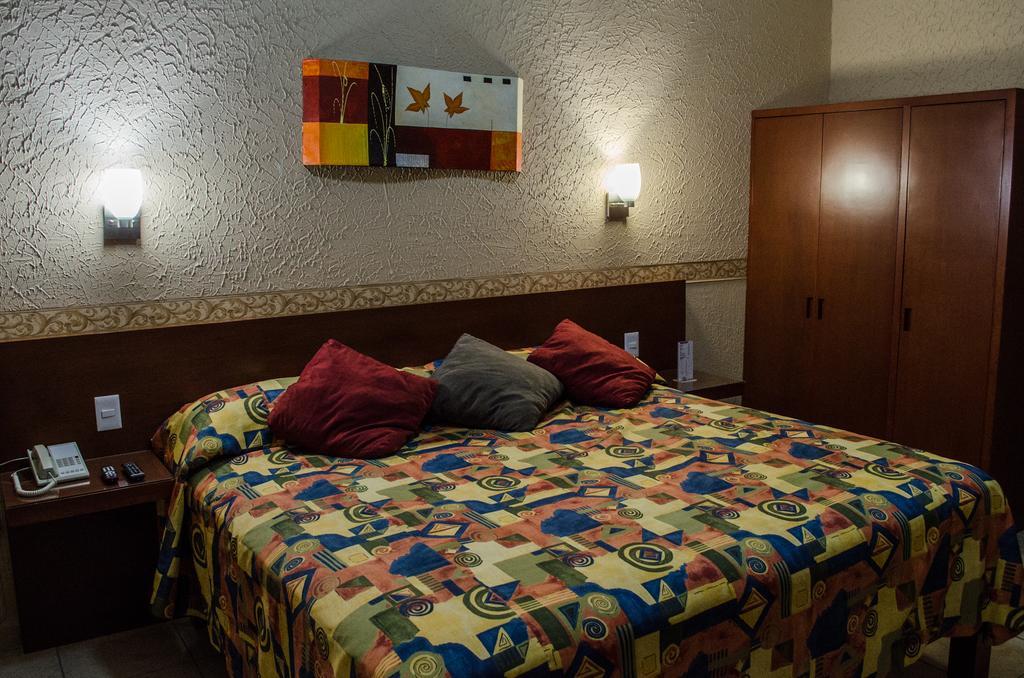 Hotel Posada Regis Guadalajara Luaran gambar