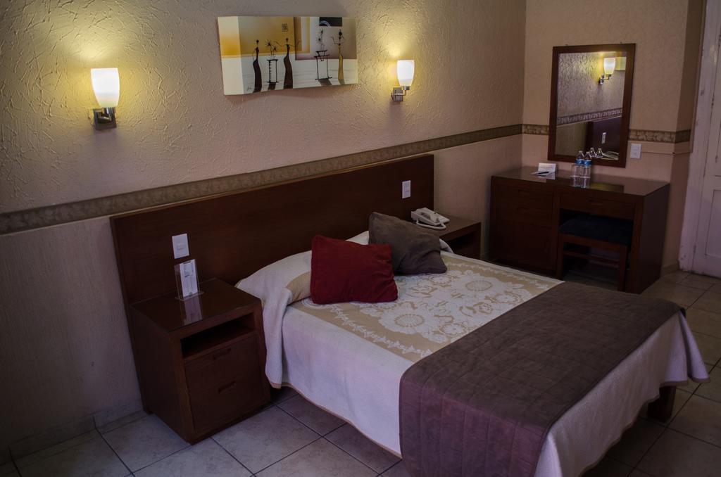 Hotel Posada Regis Guadalajara Luaran gambar